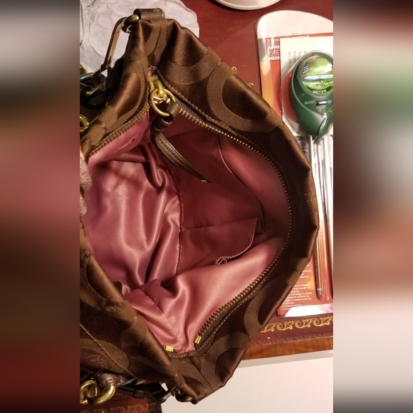 COACH signature sateen bag. Authentic - Picture 5 of 8